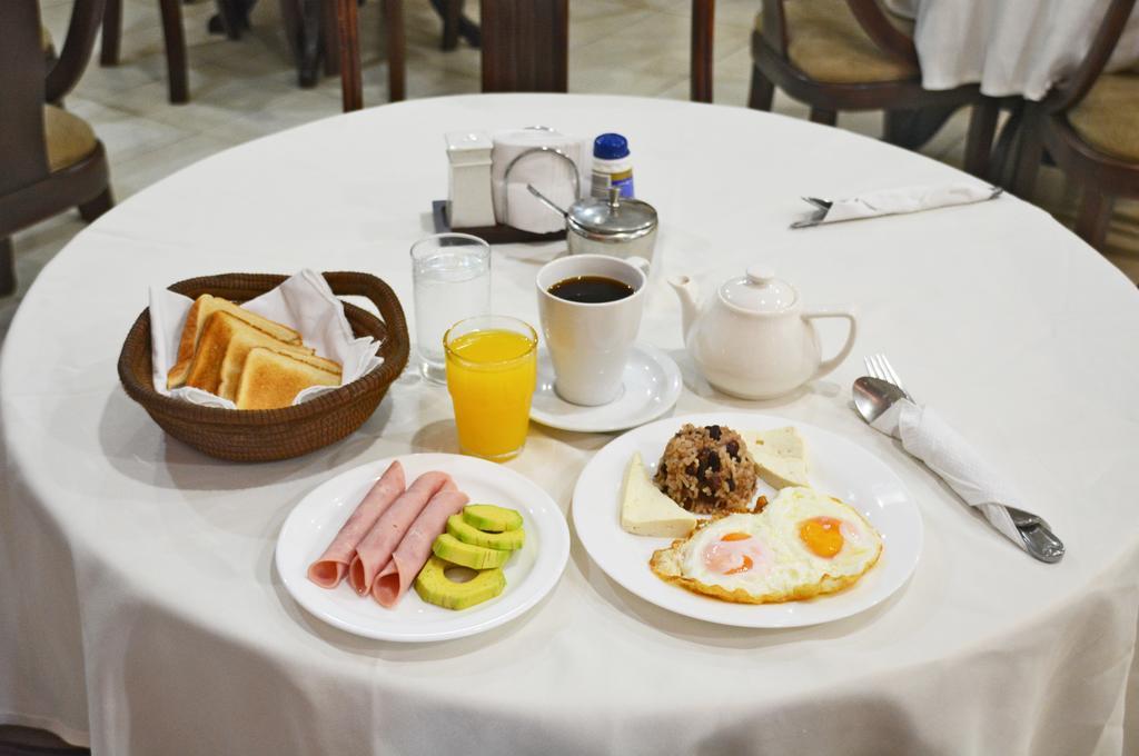 Hotel Internacional Managua Esterno foto